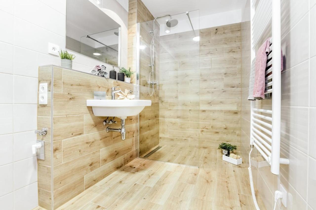 Apartmany Karlovy Dvory Horní Planá エクステリア 写真