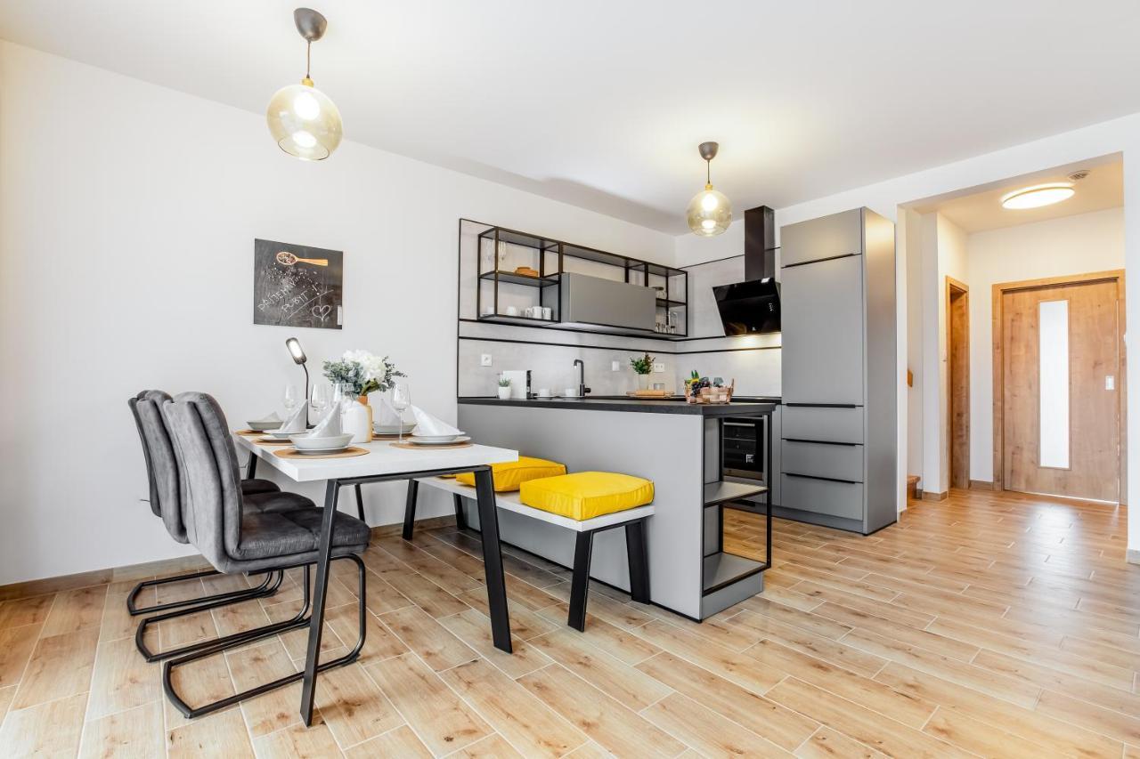 Apartmany Karlovy Dvory Horní Planá エクステリア 写真