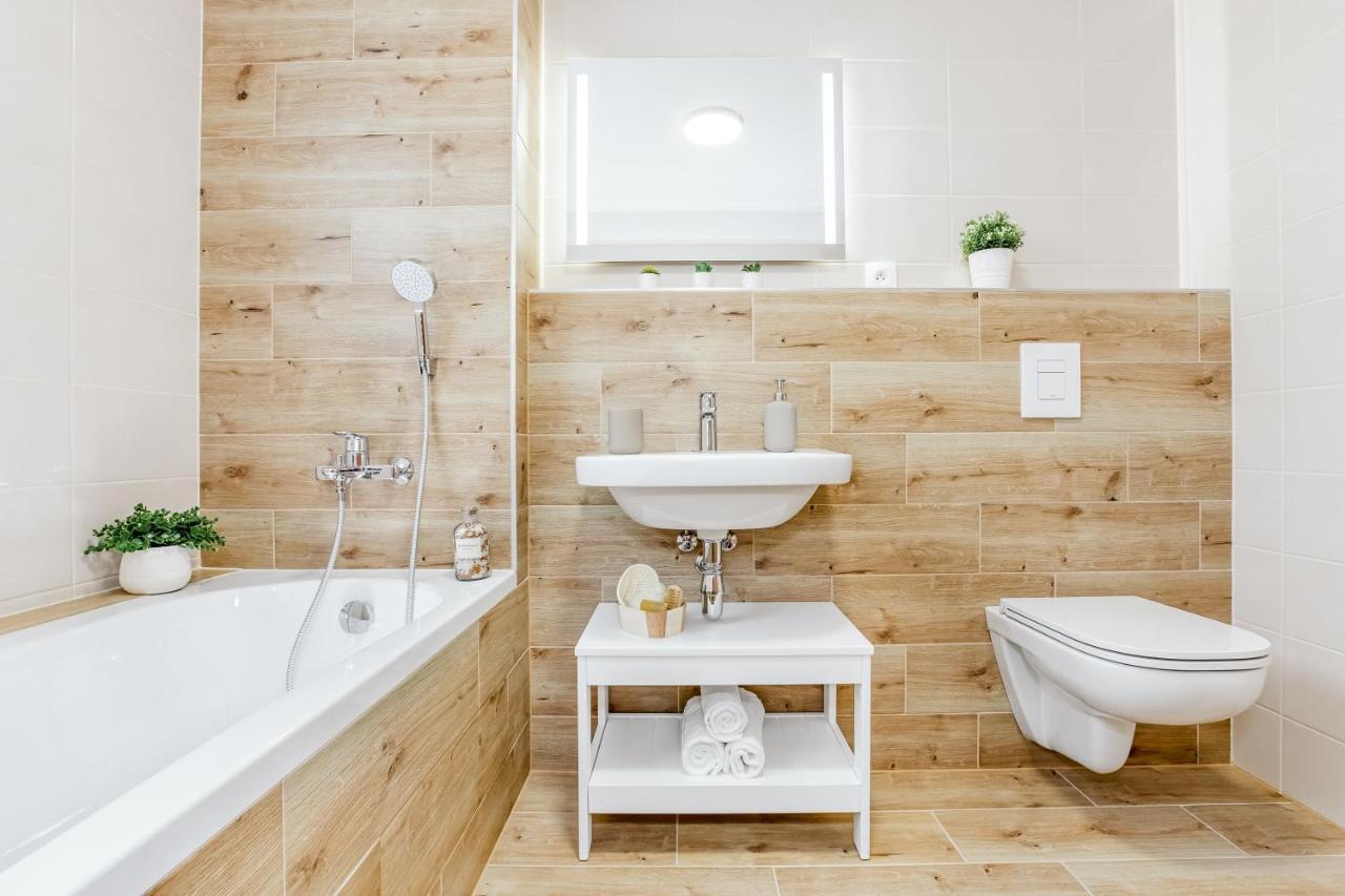 Apartmany Karlovy Dvory Horní Planá エクステリア 写真
