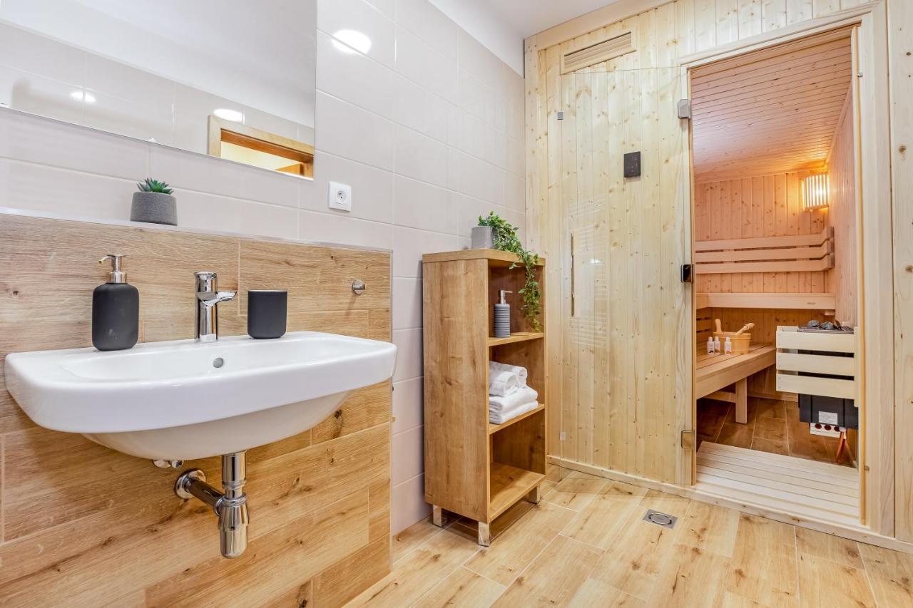 Apartmany Karlovy Dvory Horní Planá エクステリア 写真