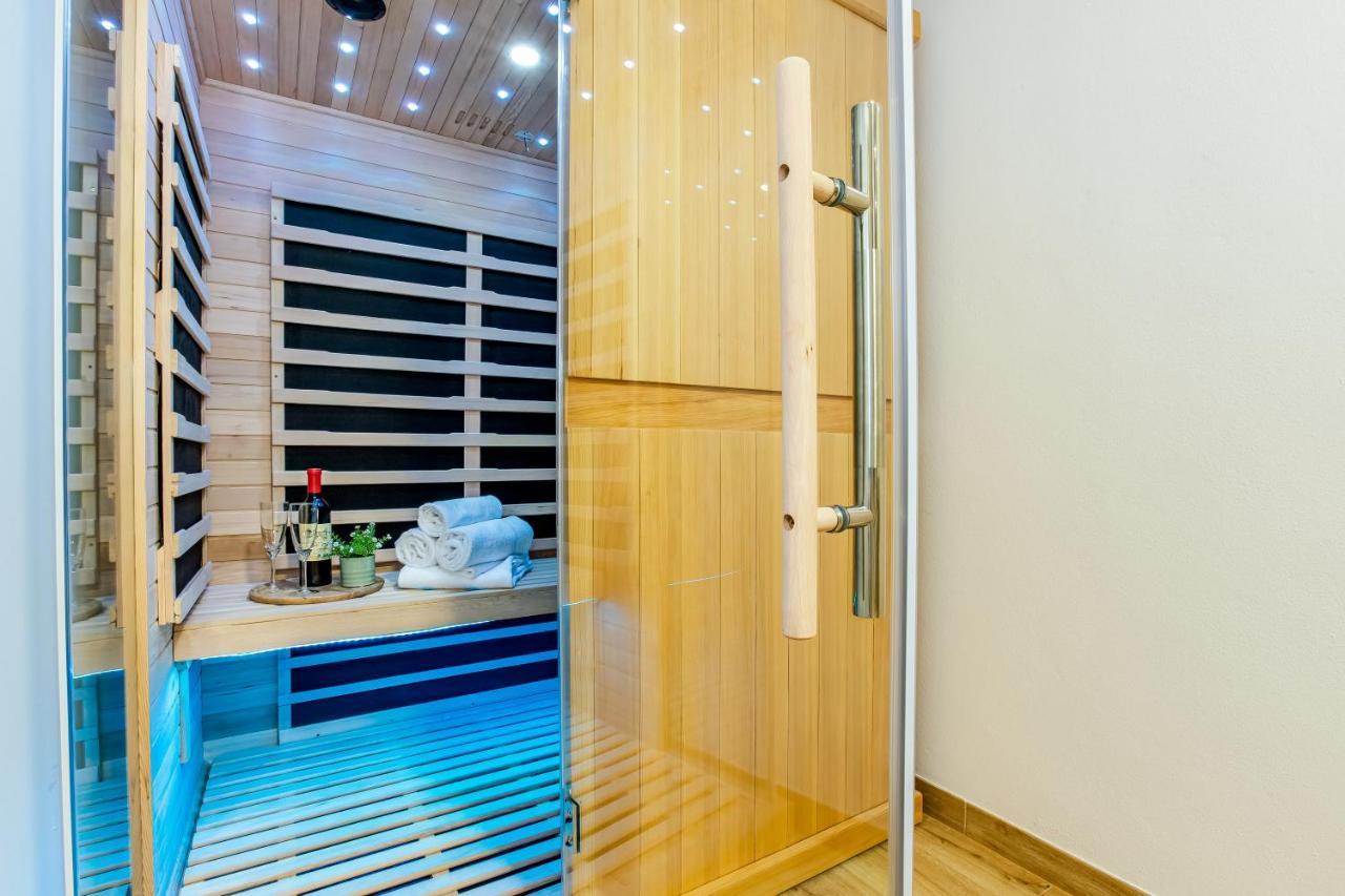 Apartmany Karlovy Dvory Horní Planá エクステリア 写真